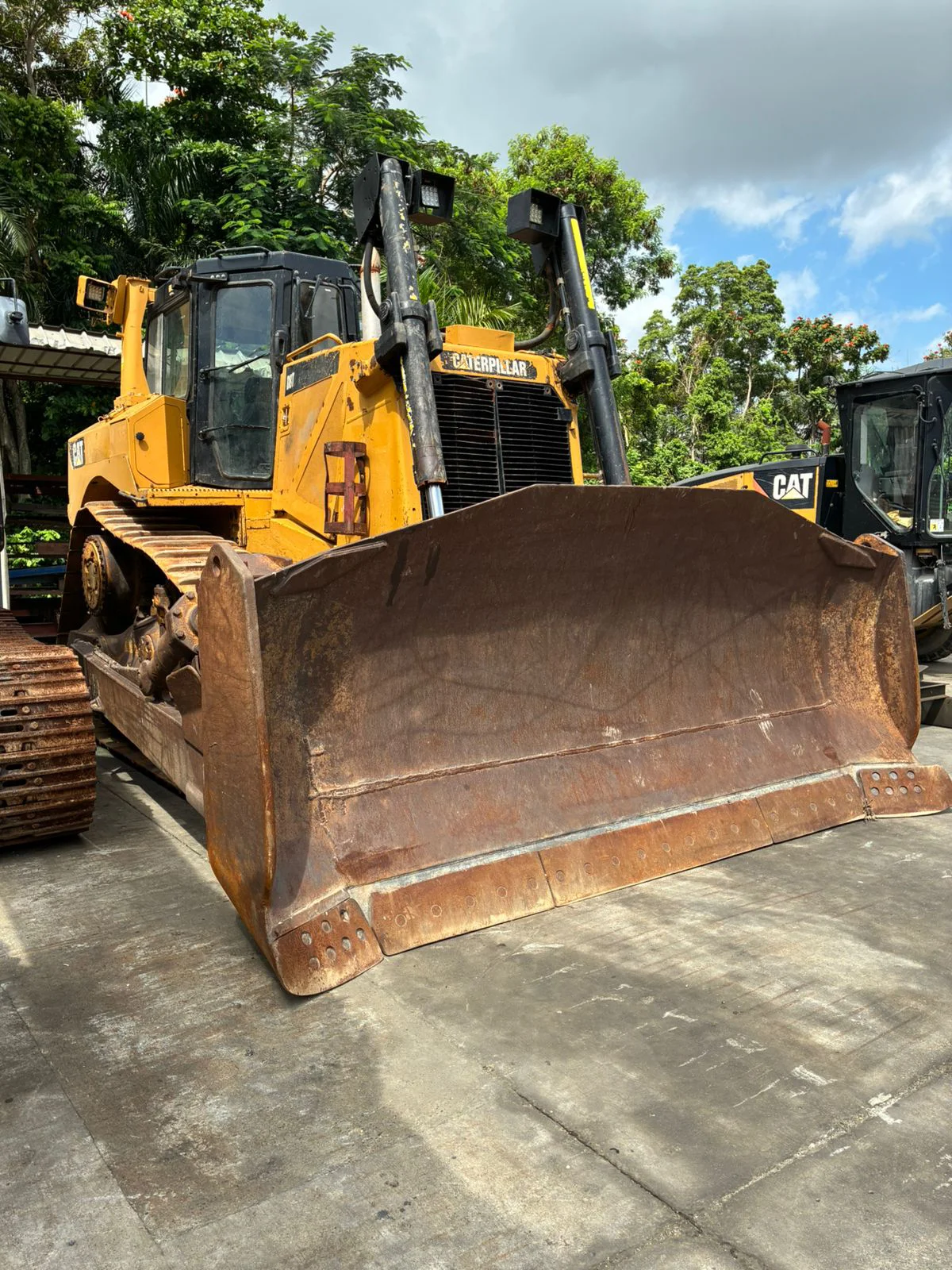 TRACTOR D8 2012