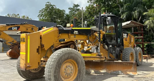 MOTONIVELADORA 120M 2
